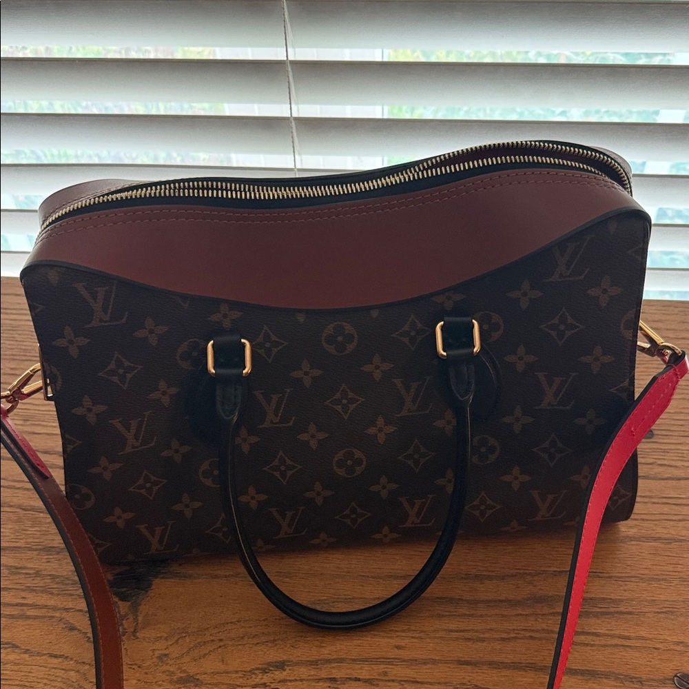 Louis Vuitton Tuileries Tote Monogram Handbag - Picture 4 of 12